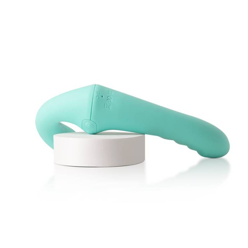 VibraTwin Rechargeable Come Hither Strapless Strap On with Remote Arosum