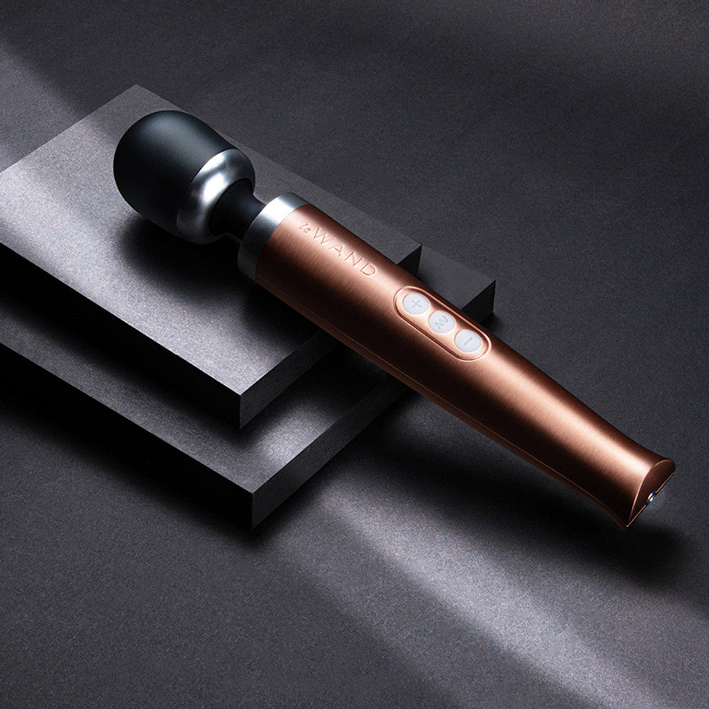 Le Wand Die Cast Rechargeable Vibrating Massager  - Club X