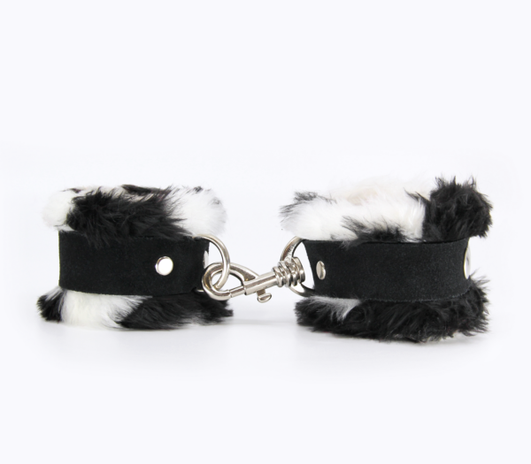 Han011 Fluffy Cuffs With Suede Leather Strap White Animal Print - Club X