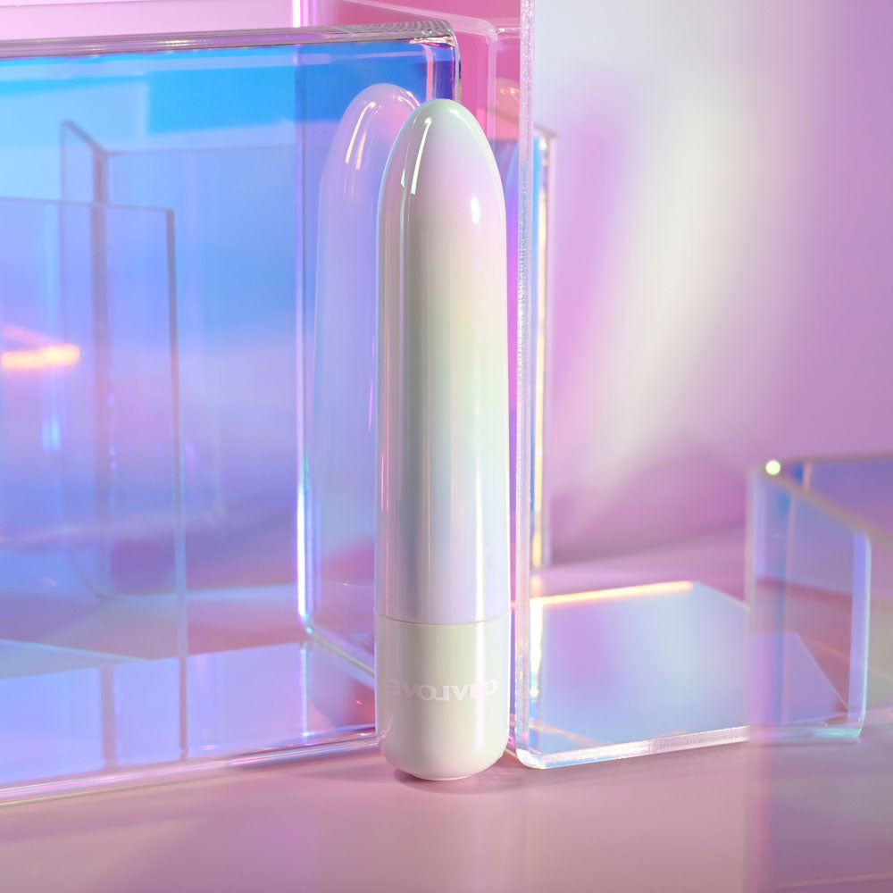 Evolved EASY DOES IT - Pearlescent White 10 cm USB Rechargeable Bullet Evolved