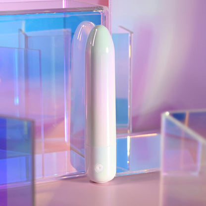 Evolved EASY DOES IT - Pearlescent White 10 cm USB Rechargeable Bullet Evolved