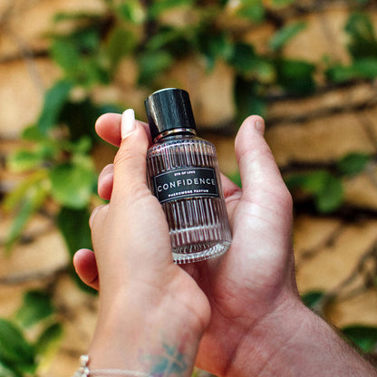 Eye Of Love Confidence Pheromone Cologne - 50 ml - Citrus Musk Scented Pheromone Cologne for Men to attract Women - 50 ml Spray Eye Of Love