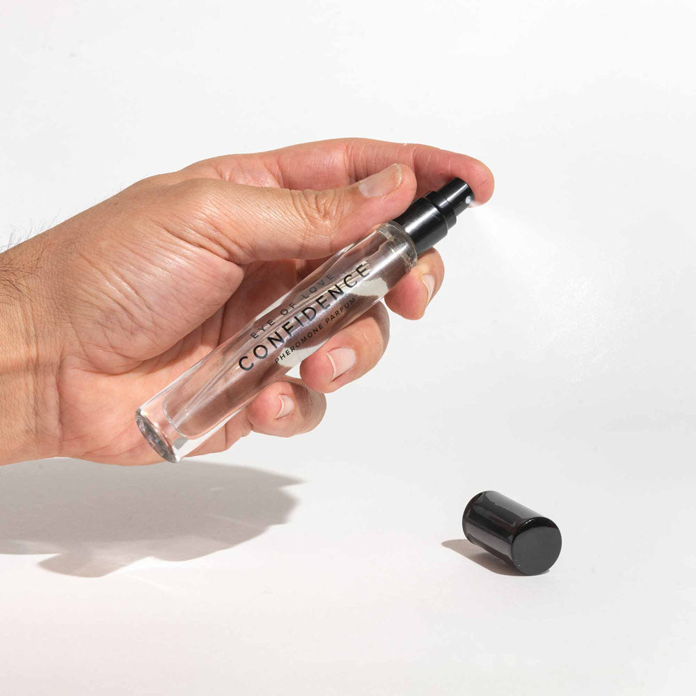 Eye Of Love Confidence Pheromone Cologne - 10 ml - Citrus Musk Scented Pheromone Cologne for Men to attract Women - 10 ml Spray Eye Of Love