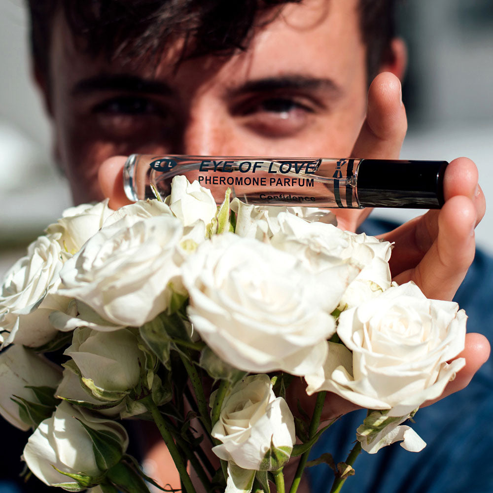 Eye Of Love Confidence Pheromone Cologne - 10 ml - Citrus Musk Scented Pheromone Cologne for Men to attract Women - 10 ml Spray Eye Of Love