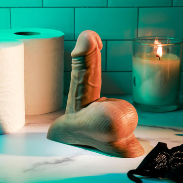 Gender X STAND TO PEE - Dark - Brown Realistic Stand-To-Pee Funnel Gender X