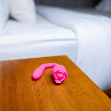 Maia MEADOW - Pink 14 cm USB Rechargeable Flower Stimulator Maia Toys