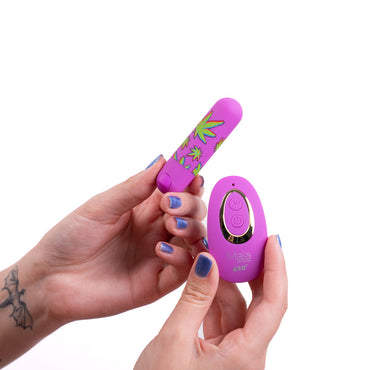 Maia JESSI 420 Remote - Purple 7.6 cm USB Rechargeable Bullet with Wireless Remote Maia Toys