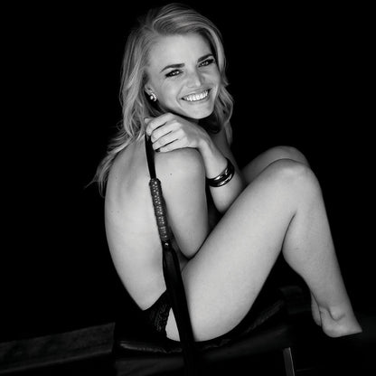 Sex & Mischief Mahogany Flogger - 76 cm Flogger Whip with Wooden Handle Sportsheets