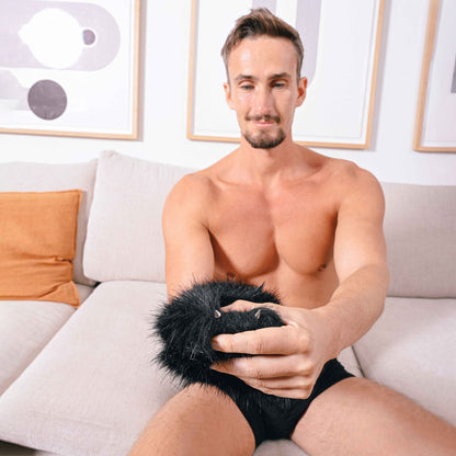 SPORTSHEETS Spiked Sensory Mitt - Black Furry Mitt with Spikes Sportsheets
